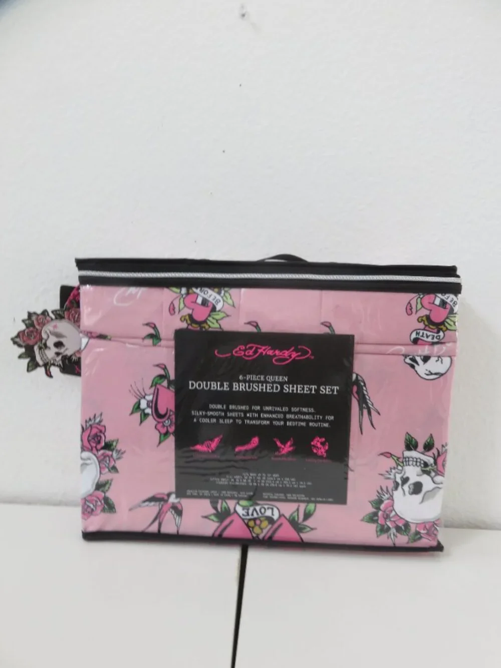 Ed Hardy 6-Piece Queen Floral Logo Pink Sheet Set